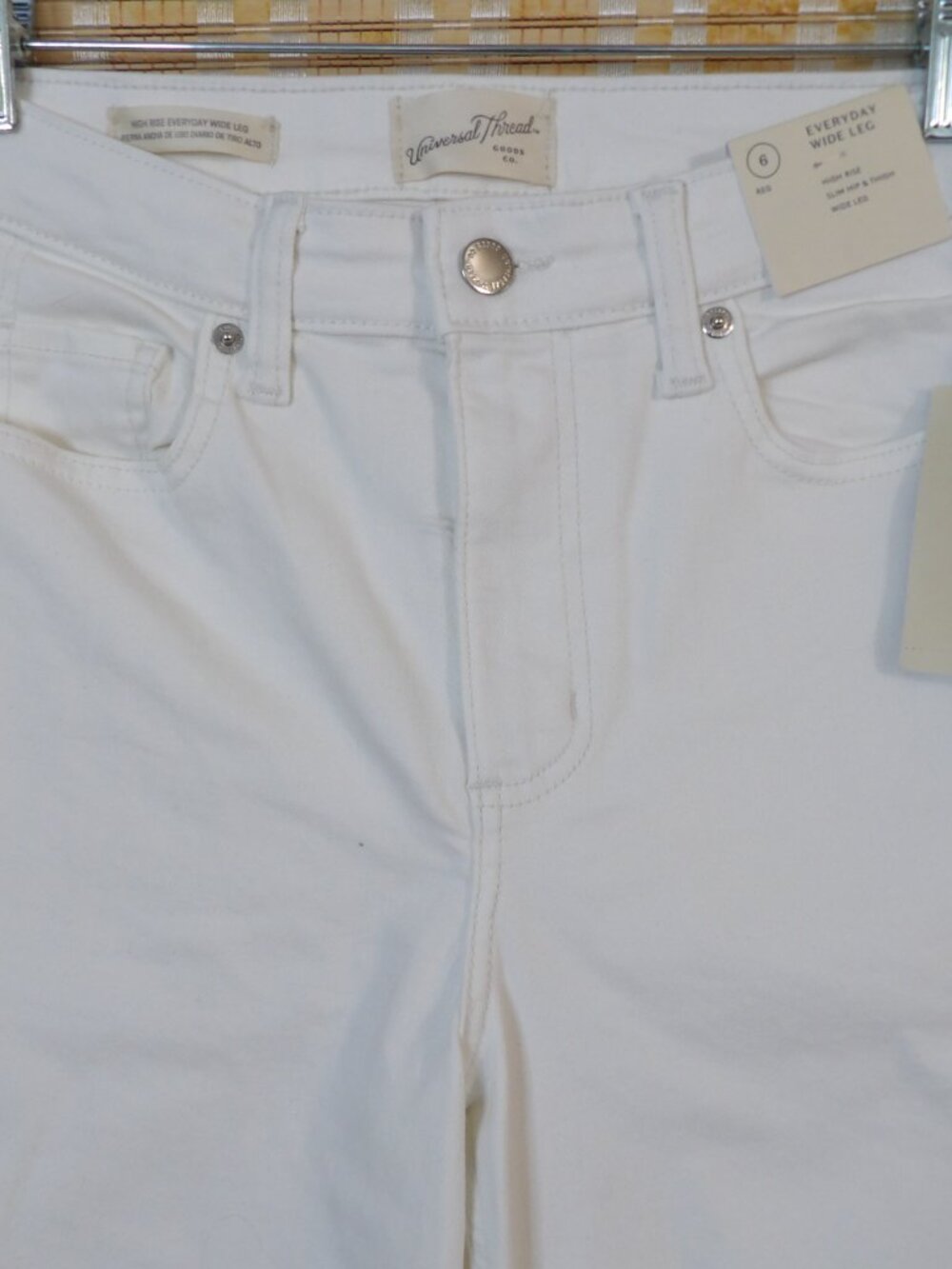 NWT Women's Universal Thread Size 6R Everyday Wide Leg Slim Fit White Jeans - Picture 2 of 6